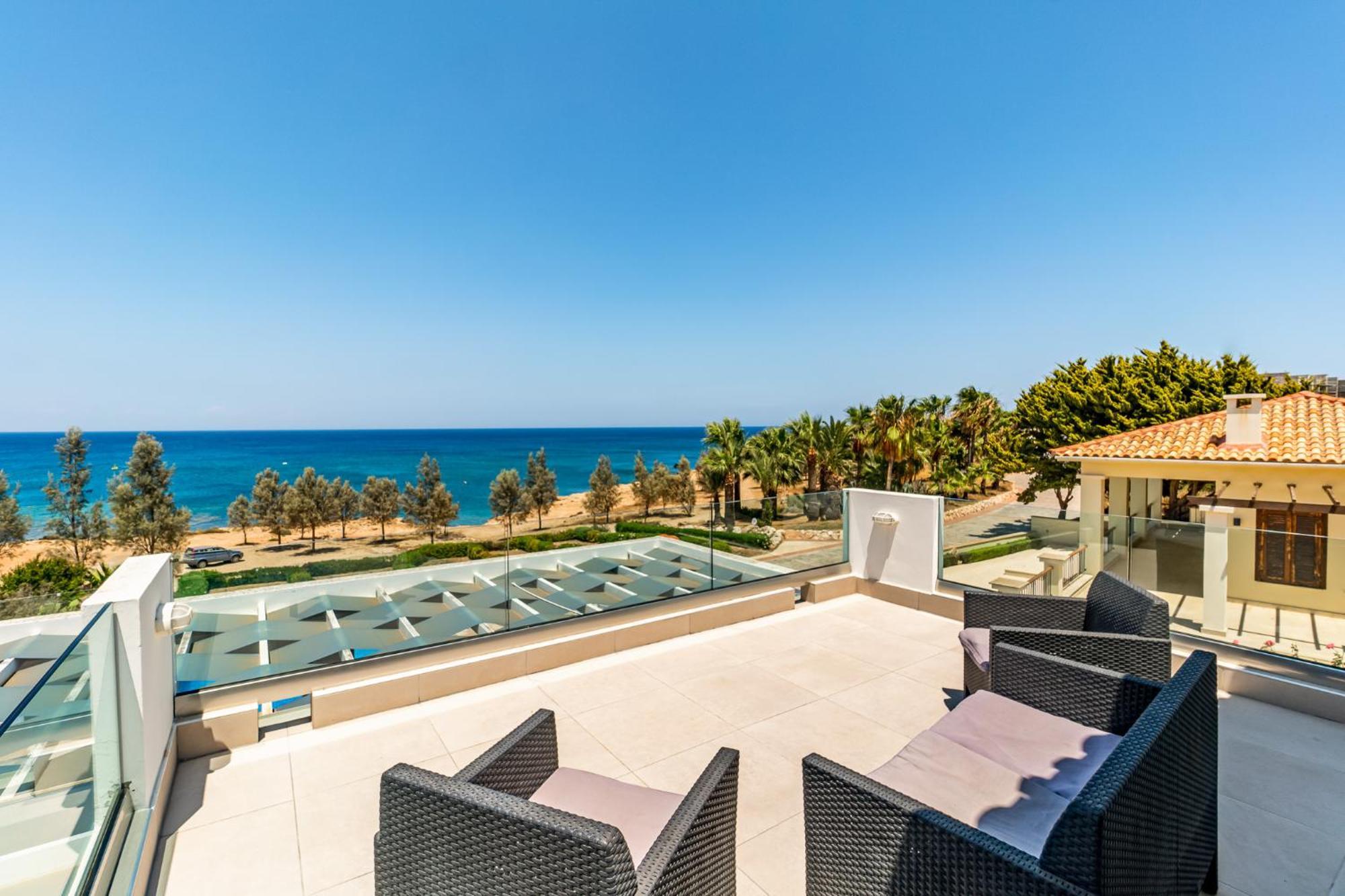 Beach Front Aqua Marina By Ezoria Villas Paralimni Exterior photo